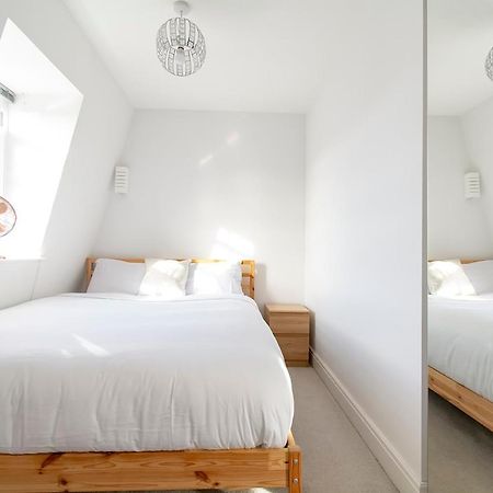 Modern 1 Bed Flat 2 Mins Walk From Restaurants Bars Clubs & Beach! Wow! Apartment Борнмът Екстериор снимка